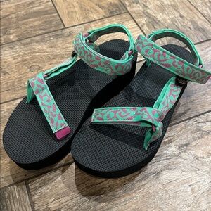 TEVA FLATFORM UNIVERSAL SANDAL pink green women’s 10